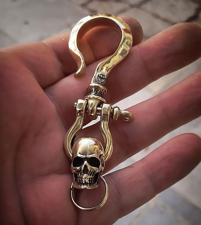 🔥LAST DAY 50% OFF 🔥 Heavy Duty Skull Brass Keychain