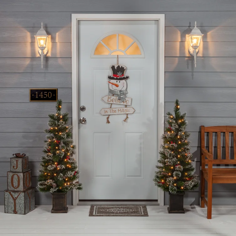 Christmas4 ft montclair spruce pre lit potted artificial christmas tr