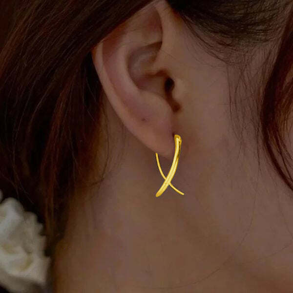 SIMPLE LINE EARRINGS
