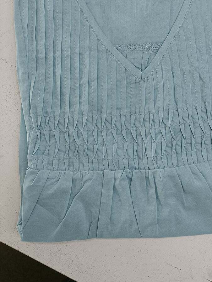 Loose Quarter Sleeved V-Neck Pleated Shirt