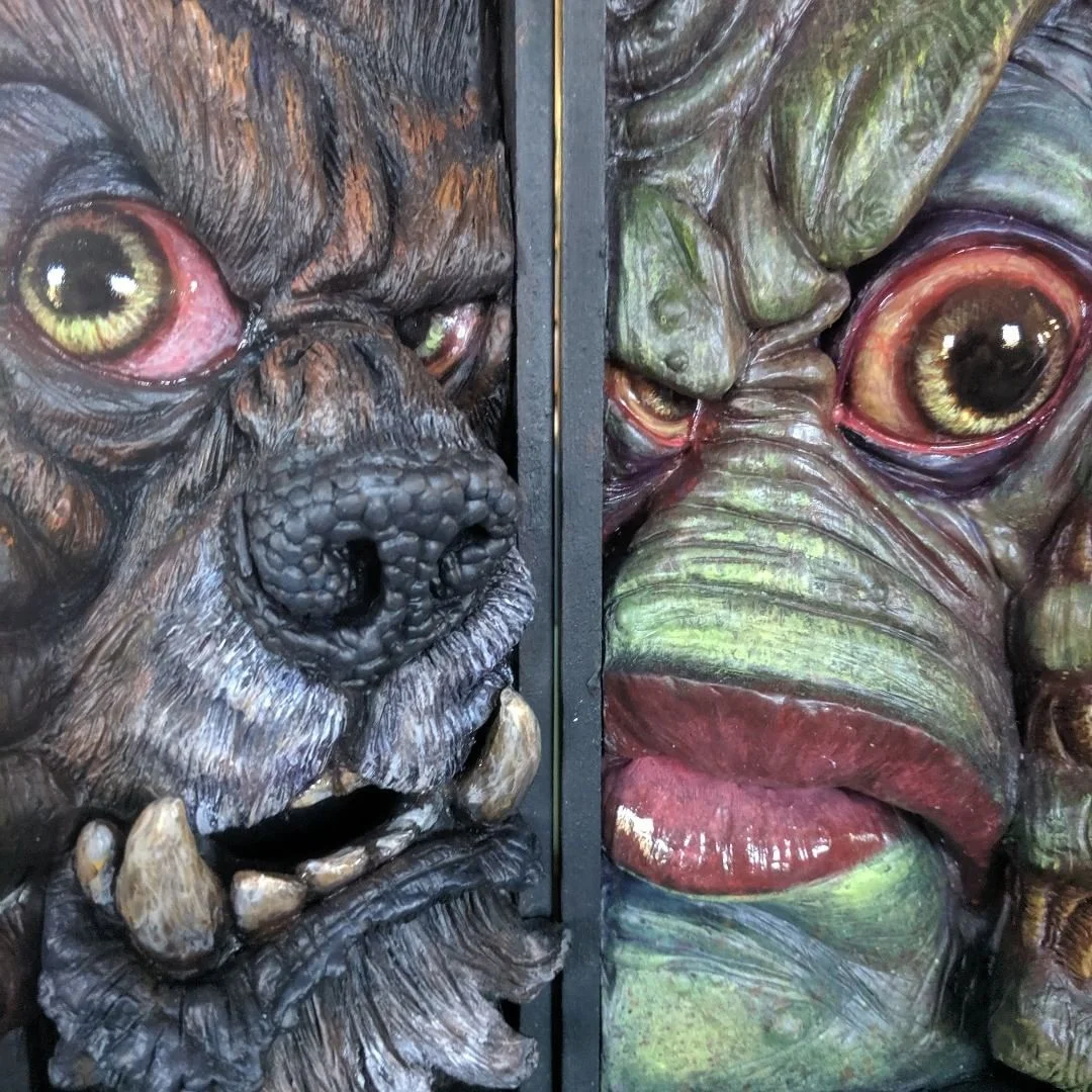 Monster Hidden in Bookshelf, Monster Bookends